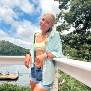 Meet your Posher, Caroline